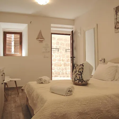 Hotel Sara-3
