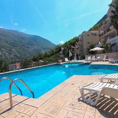2Bdr Apartment With Pool -B3-2