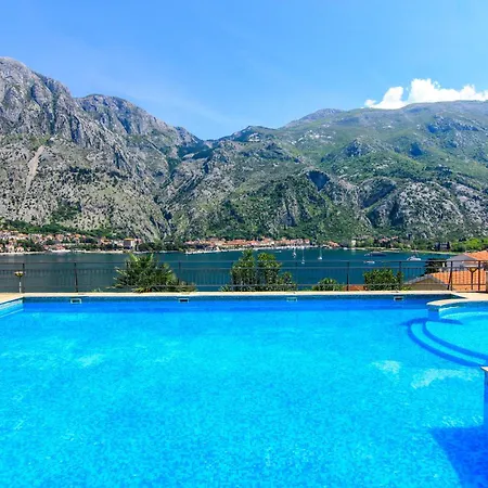 2Bdr Apartment With Pool -B3-3