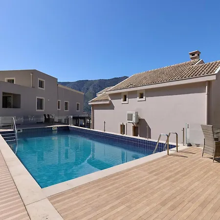Nautica Studios With Outdoor Pool-2