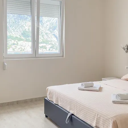 Apartments Seaview Estate Radovic-3