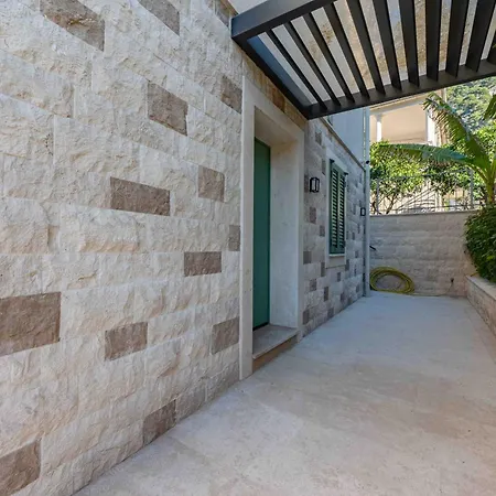 Kotor Lux Apartments And Rooms-2