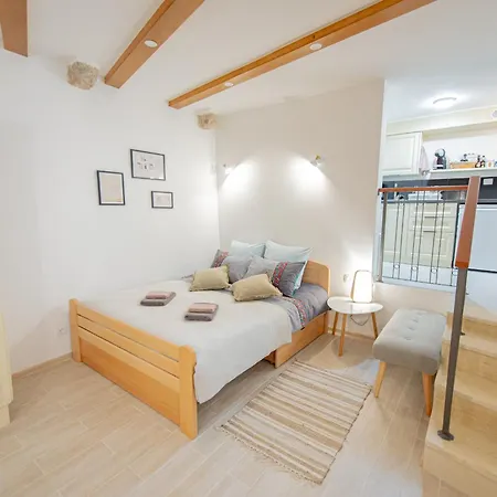 Kotor Bagus - Cozy Boutique Old Town Studio With Seaview Terrace-3