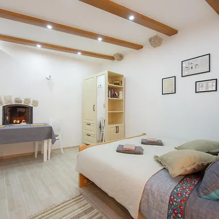 Kotor Bagus - Cozy Boutique Old Town Studio With Seaview Terrace-2