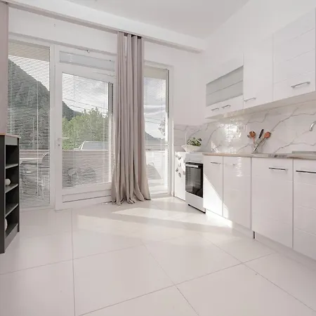 Apartments Boka Pearl-3