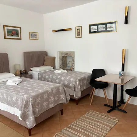 Old Town Mattarelli Studio-3