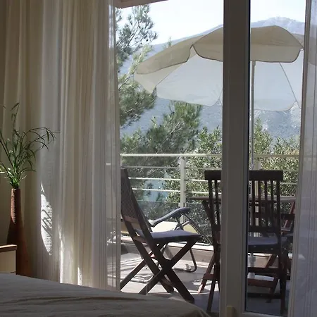 Apartment With Sea View-2