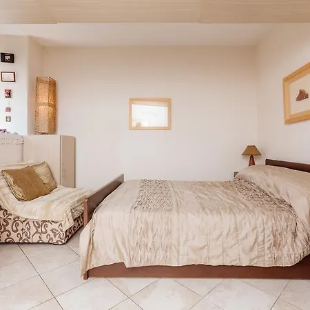 Celine'S Place By The Sea-2