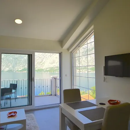 Friends' Apartments-2