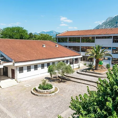 Guesthouse Lovcen-2