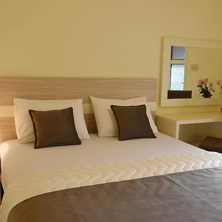 Apartments & Rooms Jelka-3