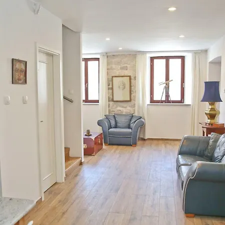 Large Luxury Waterfront Villa 500 Square Meters With Private Pool And Private Beach For 15 People,Ps5,Imac 27",Wifi 7-2