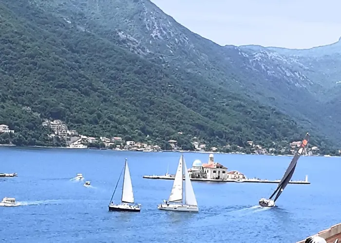 Bellavistazmukic Guesthouse Perast