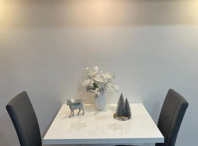 Apartment Diamond -Modern And Lovely Seaside Studio Apartment Kotor