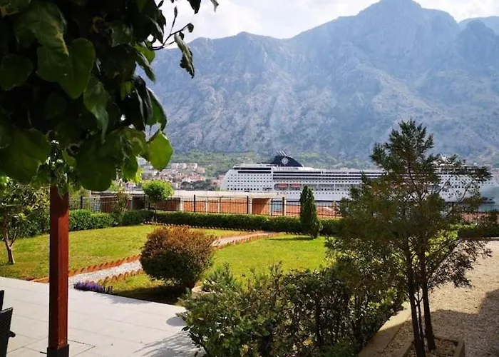 Ferienwohnung Flat, Pool And Magic View - B9 Kv Kotor
