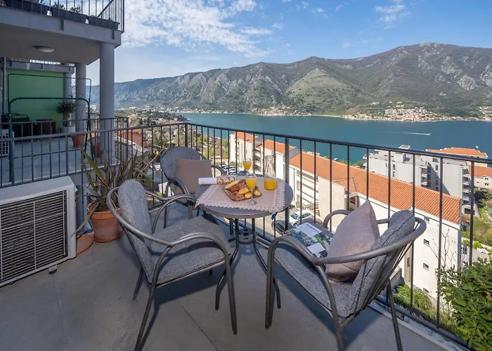 Andjela'S Place With Sea View Kotor