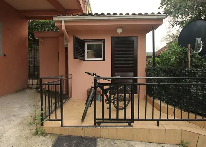 Studio Apartment On Donji Put, Kotor By Cmm che accetta animali