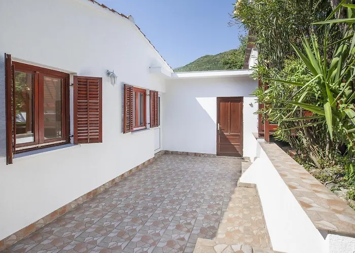 Crystal Sky Apartments Kotor