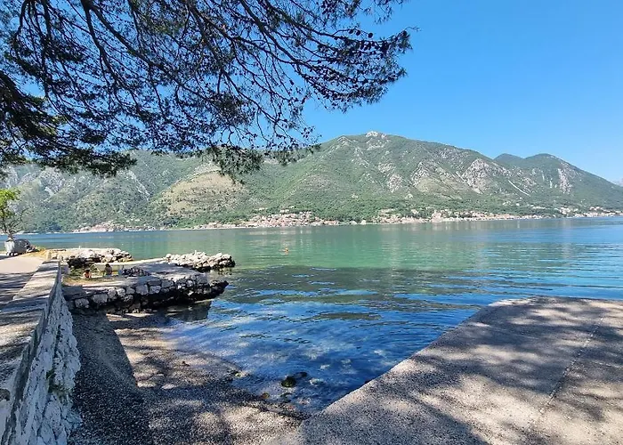 Haustierfreundliches Lovely Apartment Jovan 3,With A View Of The Bay And Free Wi-Fi Kotor