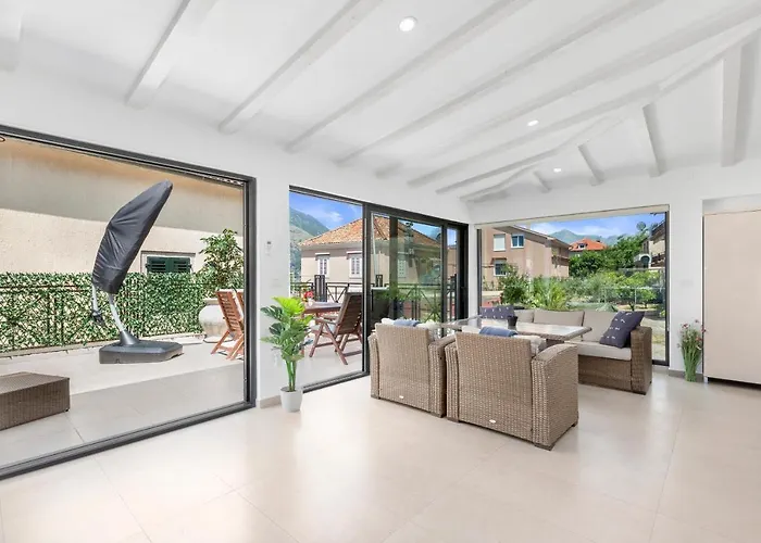 Pet friendly Villa Mia Casa Kotor