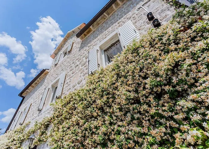 Luxury 6 Bedroom House On Waterfront Perast