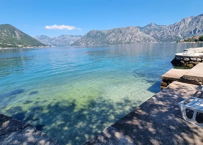 Lovely Apartment On The Sea Shore, With A View And Free Wi-Fi Kotor