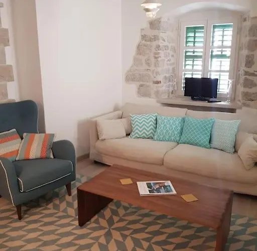 Lovely 2Br Apartment In Old Town - 366 Cattaro che accetta animali