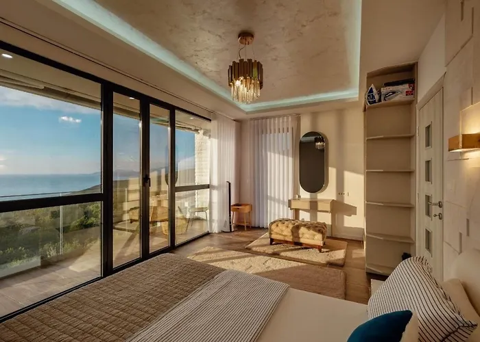 Pet friendly Misisuone Villa With Swimming Pool And Sea View Kotor