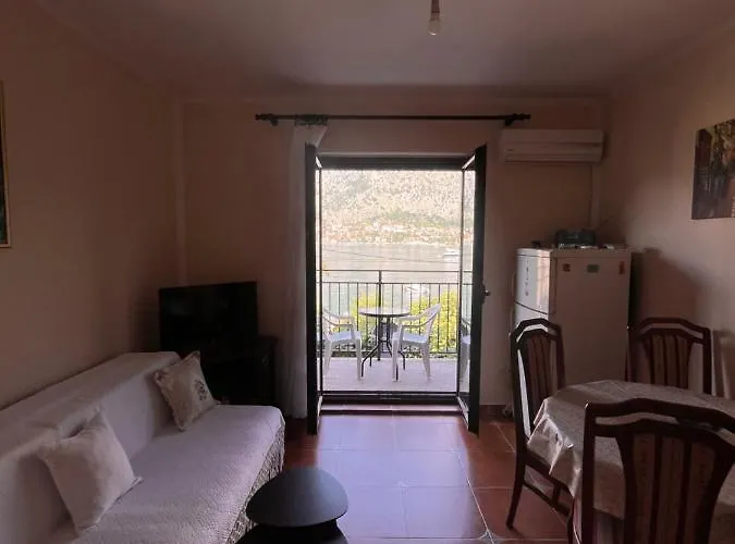 Apartment With Sea View Cattaro