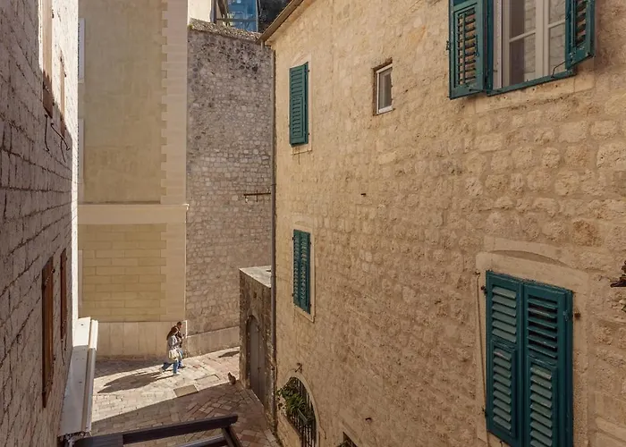 Boutique Old Town St Tryphon Apartment Kotor