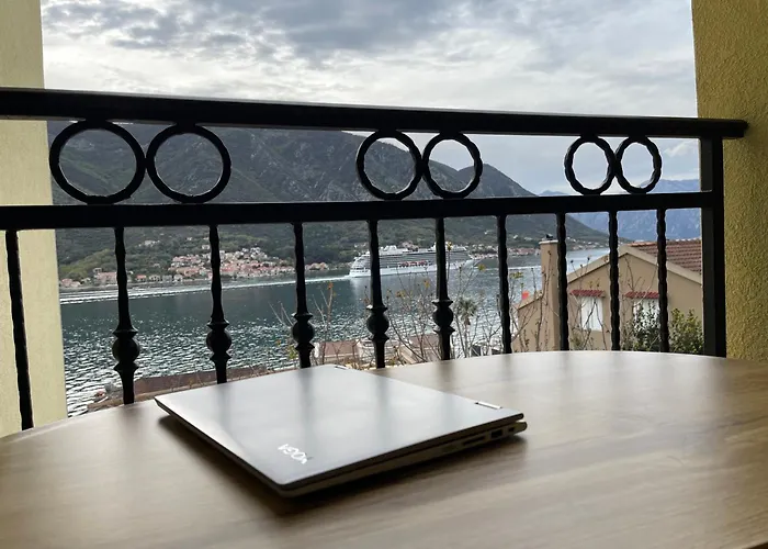 Haustierfreundliches Modern Seaside Apartment With Balcony Tale Apartment Kotor