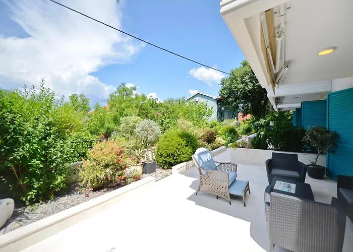 Pet friendly Apartments Boka Blue Dobrota Kotor