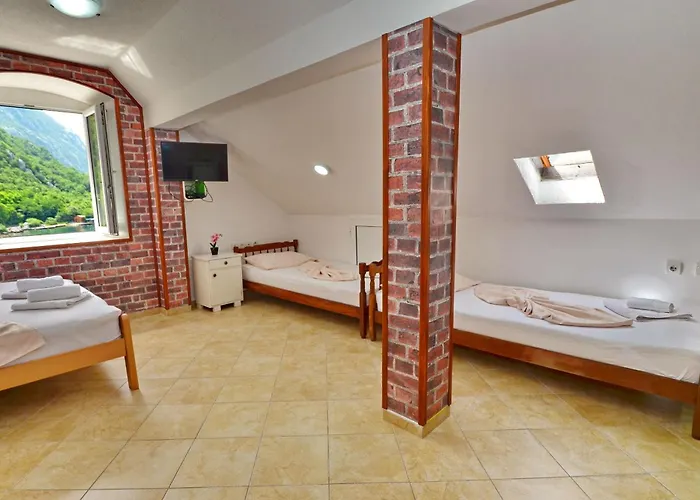 Pet friendly Apartments Mir I Dobro Kotor