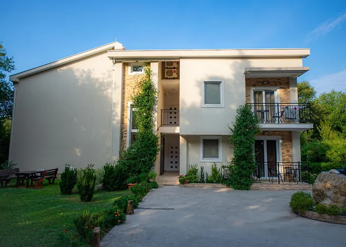 Pet friendly Apartment Vrutak Kotor