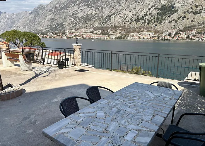 Haustierfreundliches Fortress View Apartment II Kotor