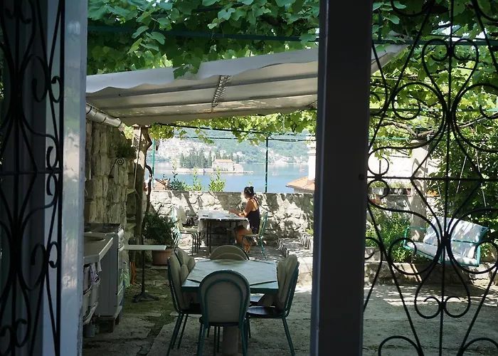 Perast Lodging 